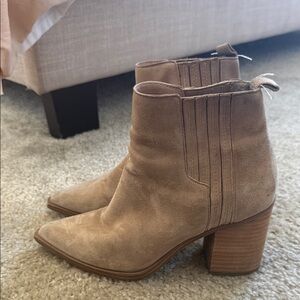 Steve madden Tan Suede Ankle Boots